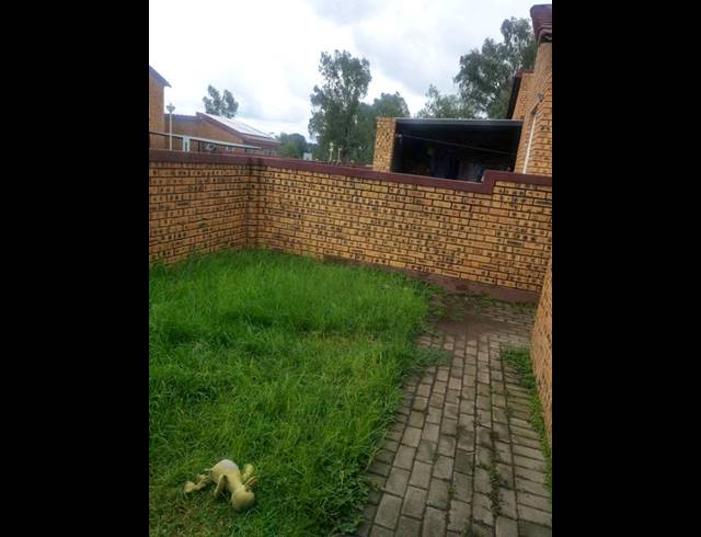 2 BEDROOM TOWNHOUSE FOR SALE IN HONEYPARK